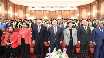 وزير التعليم العالي يشهد حفل تخريج دفعة جديدة من المعهد العالي للهندسة بأكاديمية الشروق