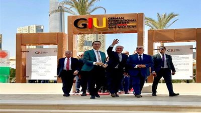 قصة بوابة الأمل التى ازاح الرئيس الألمانى الستار عنها فى افتتاح الجامعة الألمانية الدولية 