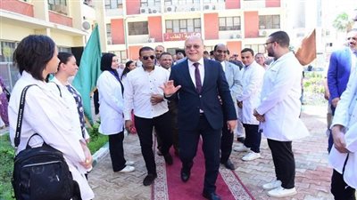 رئيس جامعة سوهاج يفتتح مبنى المعامل المركزية بكلية الطب ويطلق بداية قوية للعملية التعليمية