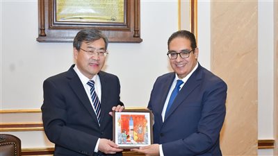 جامعة القاهرة تتعاون مع دار النشر التعليمية للشعب الصينى 