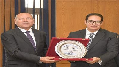 رئيس جامعة القاهرة: نعمل بروح الفريق لتطوير قصر العيني ليظل الملاذ الآمن في الرعاية الصحية