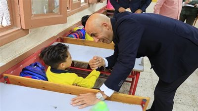 وزير التربية والتعليم يتابع سير الدراسة بمدرسة في الجيزة ويشدد على متابعة تقييمات الطلاب