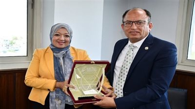 رئيس جامعة حلوان يجري جولة تفقدية بجامعة حلوان التكنولوجية ويبحث احتياجات الطلاب