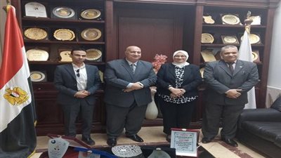 جامعة الزقازيق تستقبل وفدًا من الهيئة العامة لمحو الأمية وتعليم الكبار لبحث التعاون