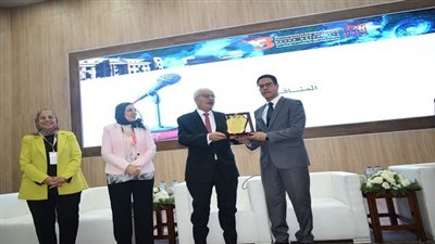 الدكتور رضا حجازي يتحدث في مؤتمر جامعة بنها حول مستقبل الدراسات الإنسانية