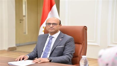 رئيس جامعة أسيوط الأهلية يستعرض الخطط المستقبلية والارتقاء بالجانب العملي في البرامج الدراسية