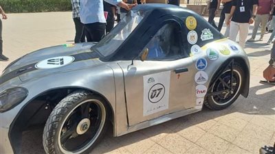 هندسة أسيوط يبتكرون نموذج سيارة سباق كهربائية بخامات محلية ١٠٠%