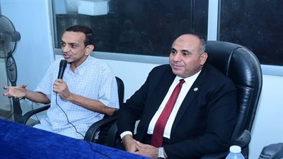 جامعة سوهاج تطلق دورات لصيانة الأجهزة العلمية للعاملين ضمن مبادرة بداية