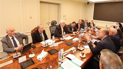 اجتماع مشترك بين وزيري التعليم العالي والعمل لبحث سبل تطوير الجامعة العمالية