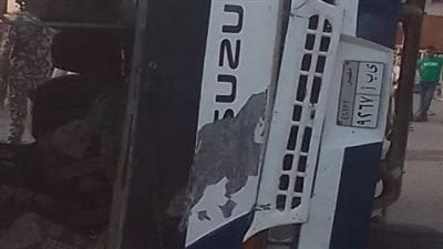 مصرع سائق وإصابة 3 ونجاة 26 طالبا في تصادم أتوبيس مدرسة بالرصيف بمنطقة المعادي