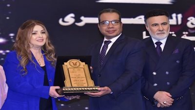 جامعة جنوب الوادي تتألق بتكريم رئيسها في المهرجان العاشر للمذيع الحصري