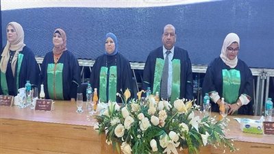 احتفال مميز بتخريج دفعة جديدة من كلية التمريض في جامعة القاهرة وتكريم المتميزين