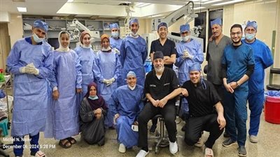 جهود استثنائية لفريق طب وجراحة العيون.. 25 عملية جراحية بمستشفي سوهاج الجامعي