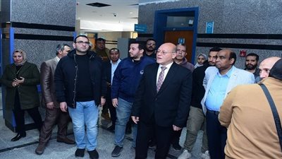 قبل الافتتاح.. جولة تفقدية لرئيس جامعة سوهاج في مستشفى الجراحات التخصصية 