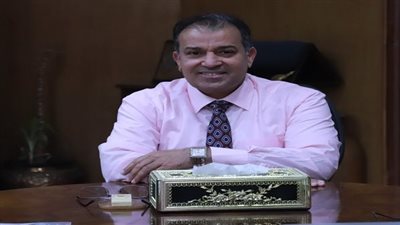 رئيس جامعة جنوب الوادي يتابع معدلات الإنجاز في المشروعات التطويرية