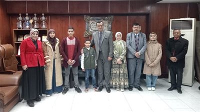 وكيل تعليم سوهاج يودع الطلاب المشاركين في التصفيات النهائية لمسابقة نجوم المكتبة