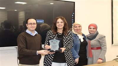 جامعة عين شمس تنظم ورشة عمل بعنوان صحافة الموبايل بكلية الإعلام