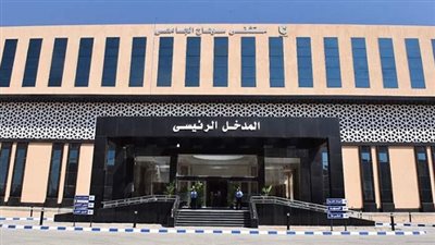 جامعة سوهاج تحقق إنجازًا طبيًا جديدًا واستئصال ورم سرطاني بالقولون باستخدام المنظار