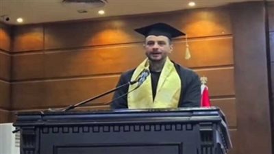 أحمد الفيشاوي يحتفل بالدكتوراه الفخرية من الجامعة الأمريكية للعلوم