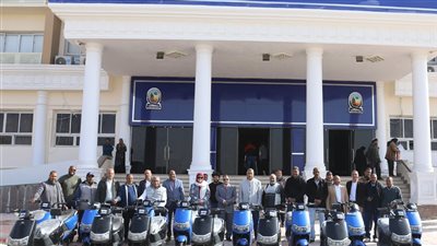 دراجات نارية كهربائية صديقة للبيئة بجامعة جنوب الوادي