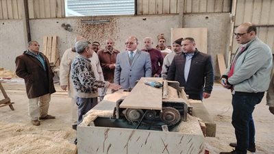 رئيس جامعة سوهاج يتفقد ورش الصيانة والمطبعة لتعزيز الأداء وتحسين الموارد