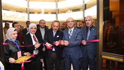 جامعة أسيوط تفتتح معرض «رؤية فنية نوعية» للحرف اليدوية