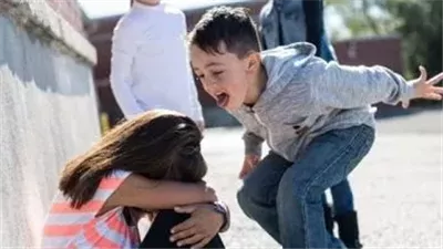 علامات تؤكد سلوك العنف لدى طفلك.. كيفية التعامل