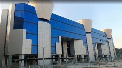 جامعة عين شمس تُكلف الدكتورة رحاب عثمان بتسيير أعمال عميد كلية الصيدلة