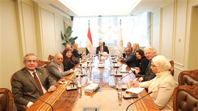 وزير التعليم العالي يستقبل رئيسة الروتاري الدولي لبحث التعاون المشترك