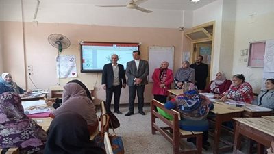 مدير تعليم سوهاج يتابع برامج التدريب لرفع كفاءة المعلمين وتحقيق الجودة التعليمية