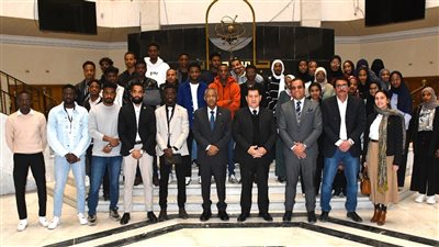 جامعة حلوان تستقبل السفير السوداني لبحث دعم الطلاب الوافدين