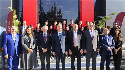 وزير التعليم ونظيره الإيطالي يتفقدان مصنع 