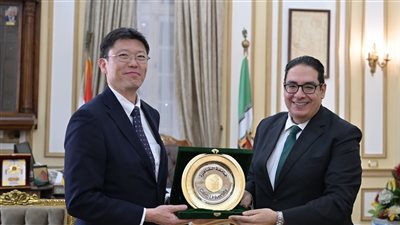 رئيس جامعة القاهرة يستقبل ممثل هيئة التعاون الدولي اليايانية 