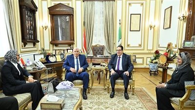 بروتوكول تعاون بين جامعة القاهرة ومحافظة الوادي الجديد لتوظيف النانوتكنولوجي في التنمية الزراعية
