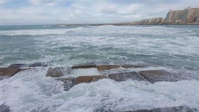 قبل نوة السلوم.. موجة البرد والتقلبات الجوية تضرب المحافظات واستمرار اضطراب الملاحة