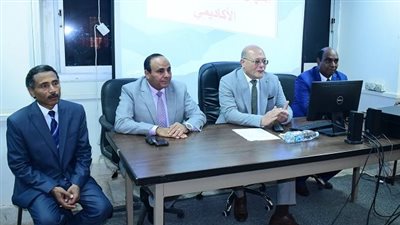 جامعة سوهاج تختتم برنامجًا تدريبيًا لتأهيل القيادات الأكاديمية بكلية الطب بمشاركة 35 متدربًا