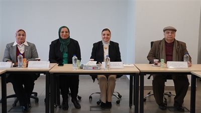 مجلس الدراسات العليا في جامعة عين شمس يناقش خطط التطوير ويكرم القيادات المتميزة