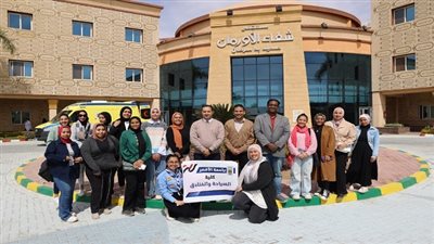 طلاب جامعة الأقصر ينشرون البهجة في مستشفى الأورمان