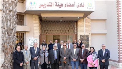 رئيس جامعة المنصورة يفتتح تجديدات نادي أعضاء هيئة التدريس بالجامعة