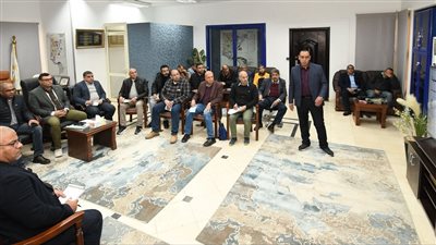 وزير الإسكان يتابع سير العمل بمختلف القطاعات بمدينة 15 مايو والمشروعات الجديد