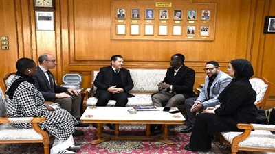 جامعة حلوان تستقبل وفدًا أنجوليًا لتعزيز التعاون الأكاديمي