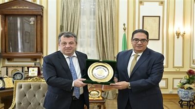 تعزيز التعاون الأكاديمي بين جامعة القاهرة والجامعات الأرمينية