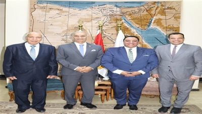 معهد إعداد القادة يستضيف أبطال البحرية المصرية في لقاء ملهم 