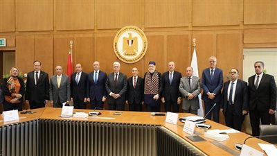 تعيين الدكتور حسين خالد رئيسًا لمجلس أمناء جامعة بني سويف الأهلية والمرسي أحمد نائبًا له