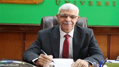 رئيس جامعة المنوفية يعتمد تبرعات جديدة لدعم المستشفيات والكليات