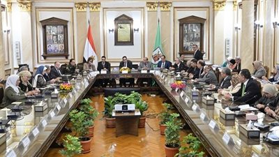 رئيس جامعة القاهرة يعتمد إطلاق مسابقة للطلاب بعنوان الدراما الهادفة بالفن نرتقي