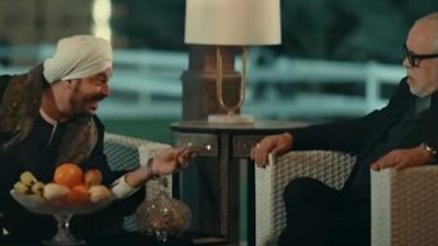 مسلسل حكيم باشا الحلقة 25: مصطفى شعبان يهدي أشرف زكي زئبق أحمر 