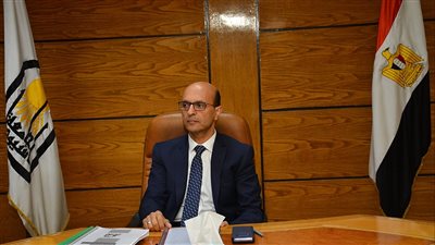 بالأسماء.. تجديد تعيين وتكليف رؤساء أقسام جدد بكليات جامعة أسيوط