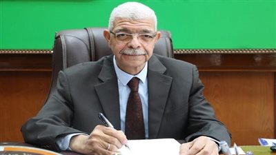 رئيس جامعة المنوفية يوجه بتعزيز الجودة الأكاديمية والإدارية خلال الاجتماع الدوري