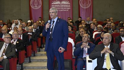 رئيس الجامعة المصرية اليابانية يشارك في المؤتمر العام لاتحاد الجامعات العربية بالكويت